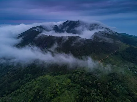 카르탈라 산 (Mount Karthala)